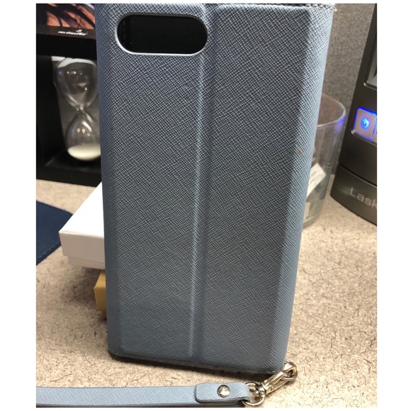 Used Kate ♠️Spade Wristlet for iPhone 8plus&7plus - Picture 4 of 8